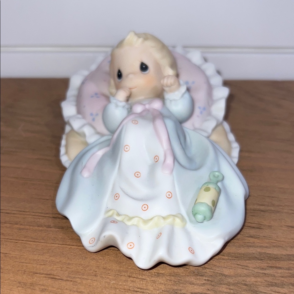 Vintage 1999 Precious Moments by Enesco “Dedicated To God” Baby Figurine - Picture 7 of 16